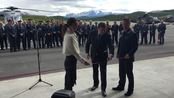 Øystein Bø åpnet Hangar 6 på Bardufoss sammen med Forsvarsbygg.