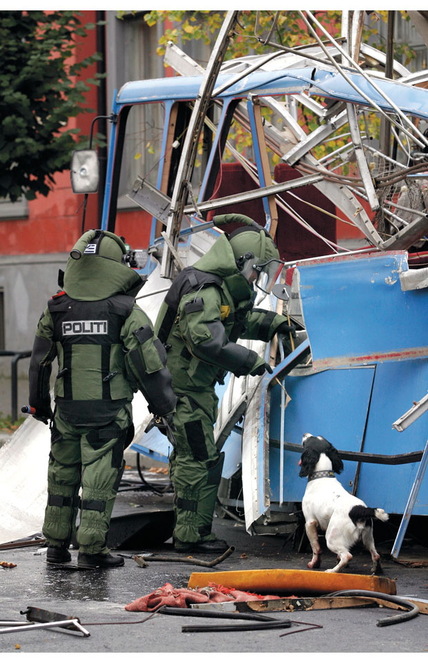 Figur 14.5 Politiets bombegruppe i Oslo utgjør en nasjonal ressurs. Her under øvelse.
