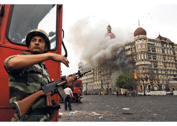 Figur 4.8 Angrep mot Taj Mahal Palacec Hotel i Mumbai 2008. Elleve koordinerte skyte- og bombeangrep ble gjennomført mot sivile mål i løpet av 64 timer.