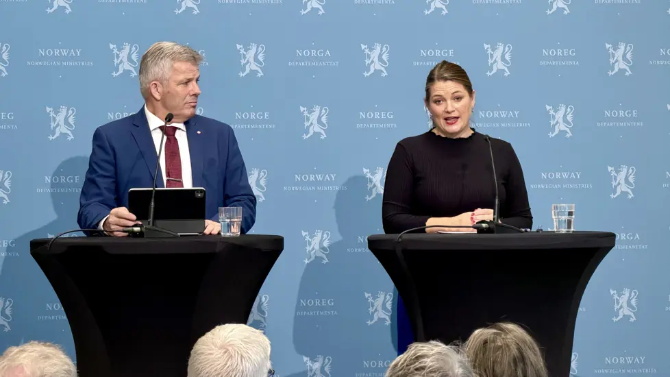 Kommunal- og distriktsminister Bjørnar Selnes Skjæran og næringsminister Cecilie Myrseth under pressekonferanse om Fensfeltet i dag.