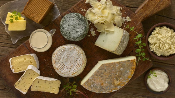 Lokalmat. Diverse oster.