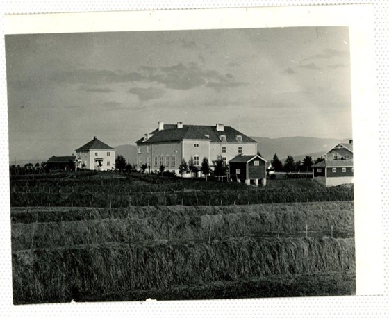  Historisk bilde fra Valle smaabruksskole, Lena, Østre Toten.