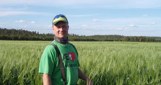 Ola Johansen satser på økologisk landbruk i Pasvik.