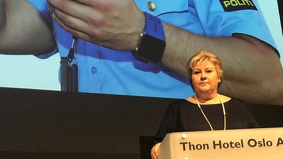 Statsministeren holder tale på politiets lederkonferanse "Politiet mot 2025" på Gardermoen.