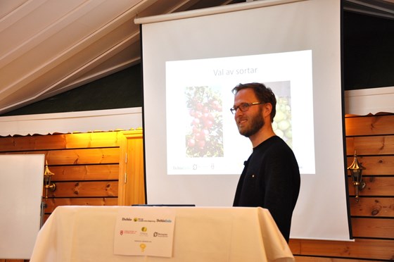 Rolf Tore Djønne ynskjer fleire kollegaer som kan bidra til å gje forbrukarane norsk økologisk kvalitetsfrukt.