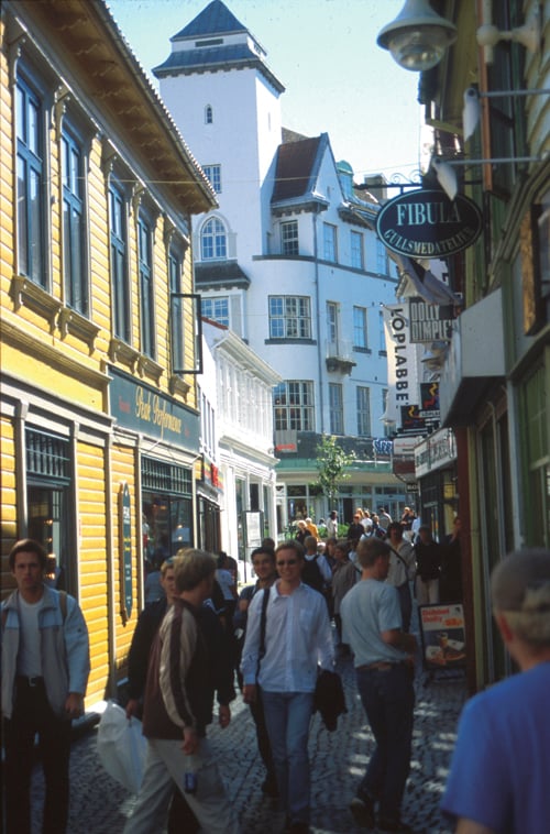 Figur 5.5 I Stavanger danner de mange kulturhistoriske bygningene fra
 ulike perioder et attraktivt og levende bymiljø.