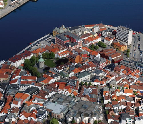 Figur 9.2 Historiske bystrukturer tegner seg tydelig i bylandskapet.
 Stavanger.