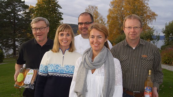 Et knippe reiseklare hedmarkinger. F.v. Max Ivan Lindkjølen, Turid W. Olsen, Rune Veslum, Charlotte Sveinsen og Knut Braastad.