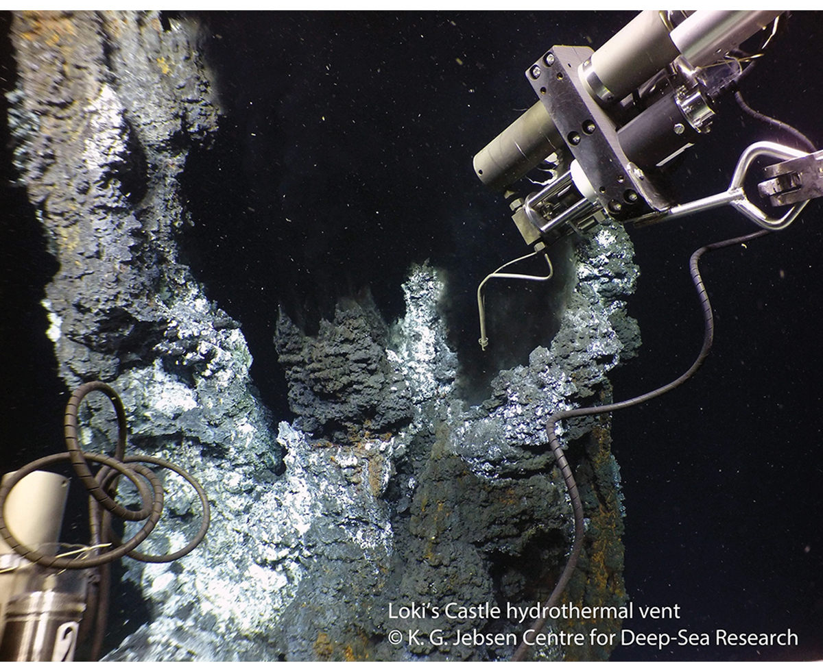 Figure 2.8 Sampling from Loki’s Castle hydrothermal vent field.
