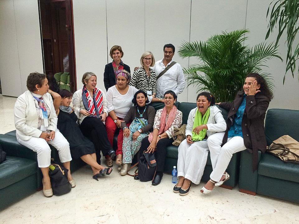 En la foto, miembros de la Subcomisión de Género, formada por mujeres negociadoras en el proceso de Colombia, junto con una representante de Noruega
