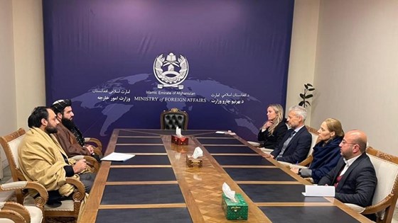 Den norske delegasjonen i samtale med Taliban i Kabul. Foto: UD