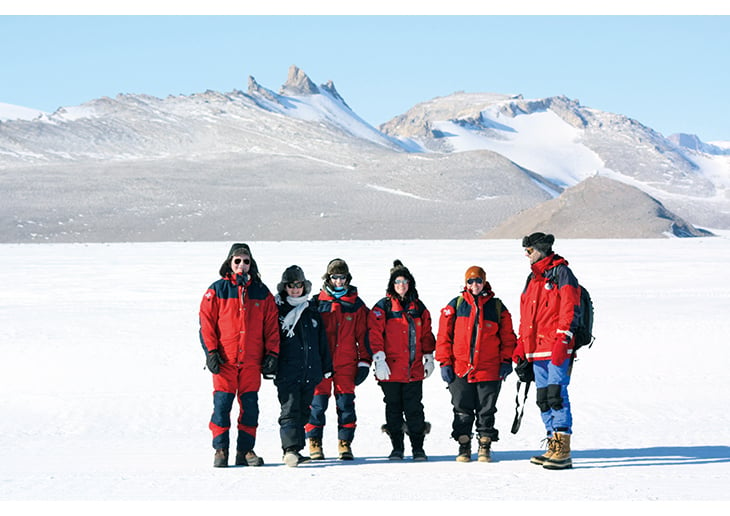 Figur 4.2 Inspeksjon: Norsk inspeksjonsteam i aksjon i medhald av Antarktistraktatens artikkel VII (februar 2009). 

