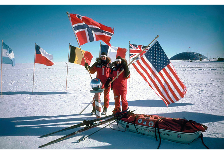 Figur 8.6 Sørpolekspedisjonen til Liv Arnesen og Ann Bancroft i 2001 er døme på ein privat tilrettelagd ekspedisjon til Antarktis. 
