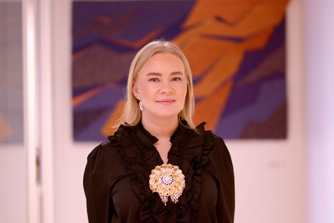 Portrett med lys bakgrunn