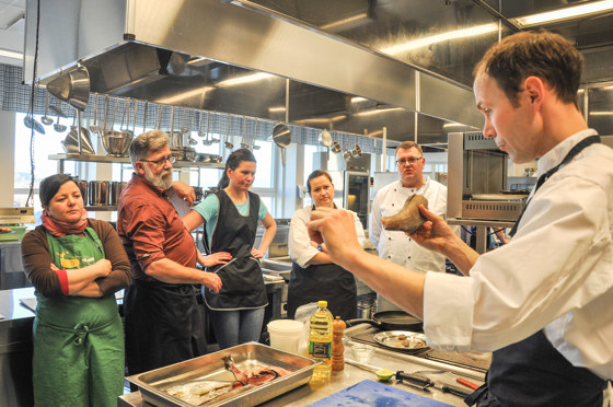 Fiskekurs med Mindor Klauset frå Klippfiskakademiet.