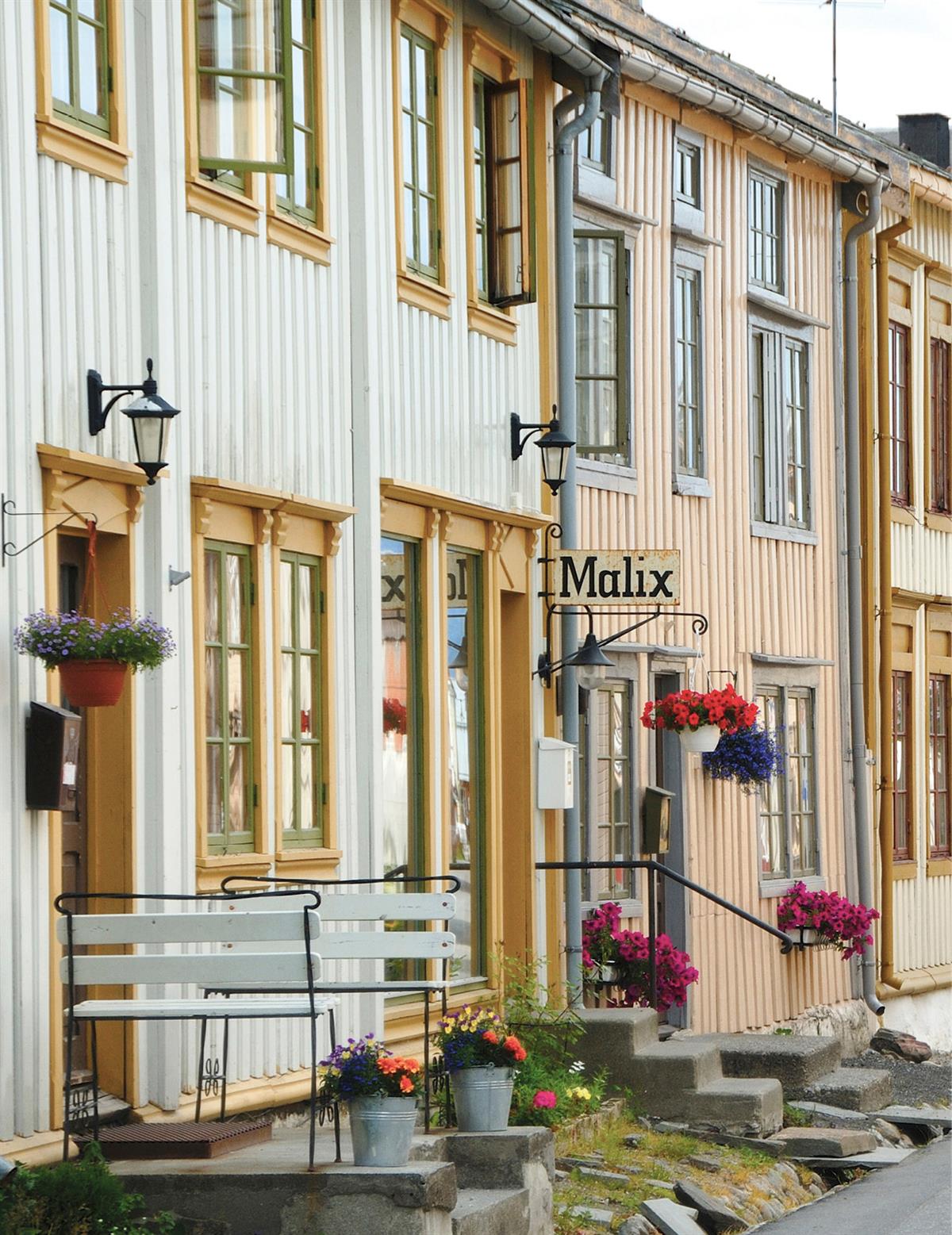 Trehusfasade i Mosjøen. Foto: Colourbox