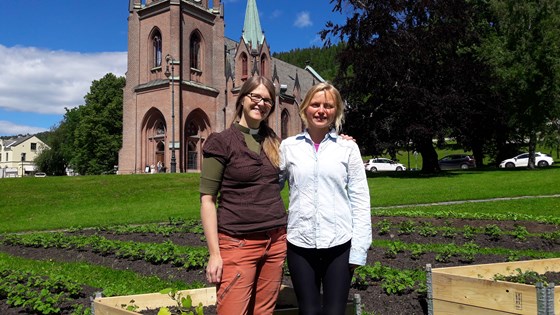 Edel Gervin og Kristiane Brudevold som begge er initiativtakere til Bragernes kirkepark.