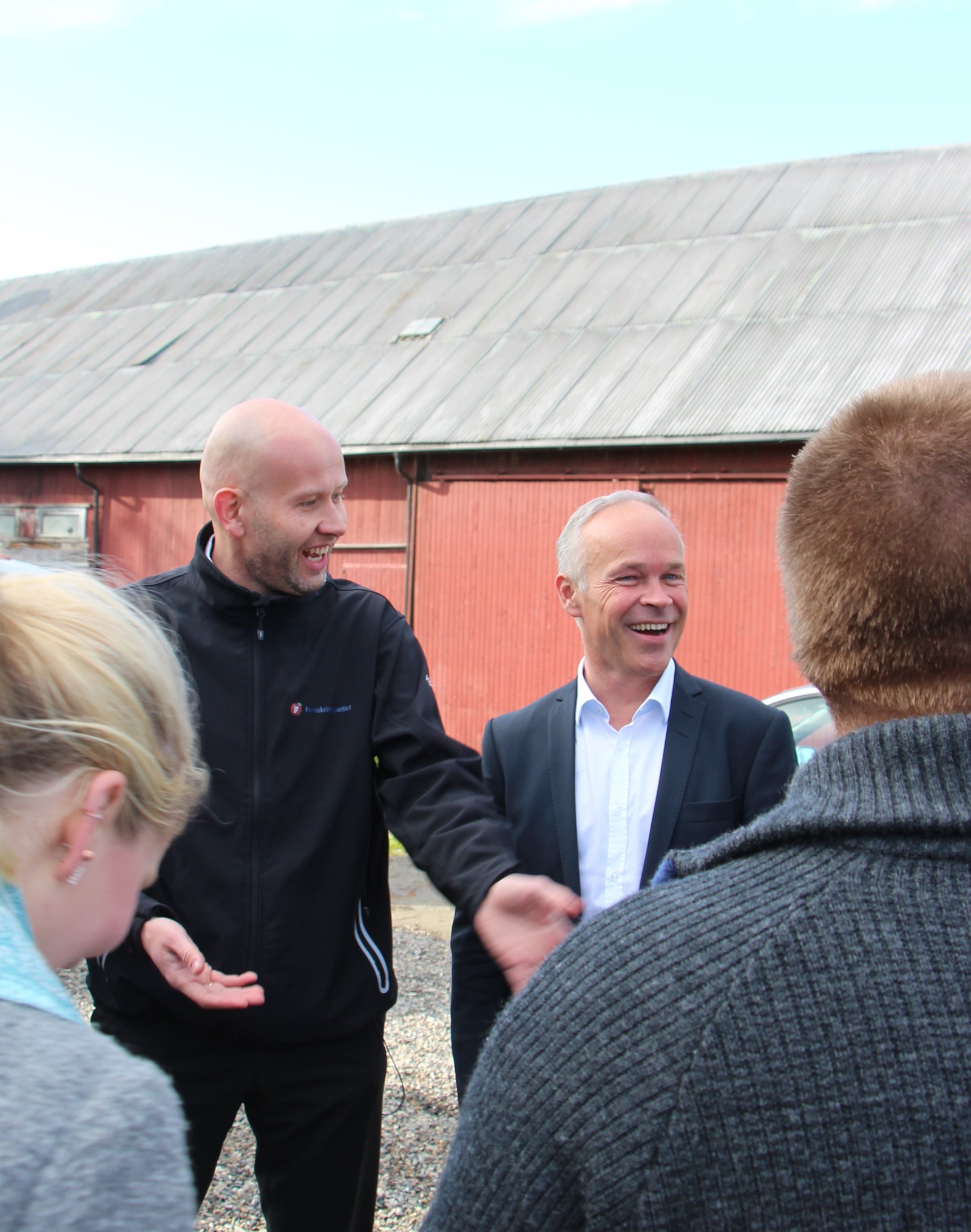 Olje- og energiminister Tord Lien og Kommunal- og moderniseringsminister Jan Tore Sanner presenterte veilederen på Ullensaker (foto HSI/OED).