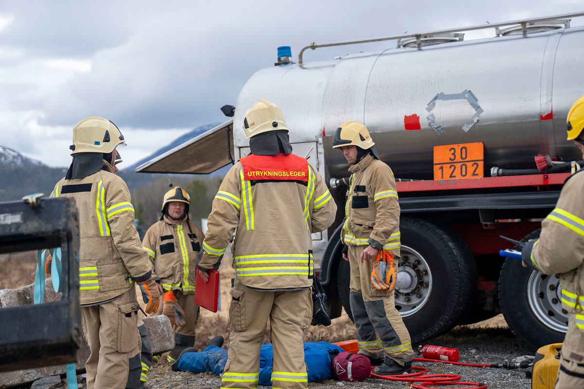 Figur 8.3 En instruktør observerer eksamen på et Ledelse B-kurs ved Brann- og redningsskolen. Kurset skal gi deltakerne kunnskap og ferdigheter til å ivareta rollen som utrykningsleder på et brann- eller skadested.