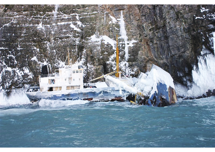 Figur 8.3 MV «Petrozavodsk» grunnstøtte ved Bjørnøya 2009.
