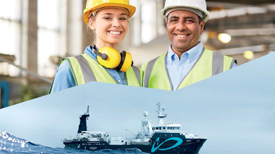 Forsidebilde på eksportstrategien. Viser to mennesker i vernehjelm øverst, og et skip på havet nederst. 