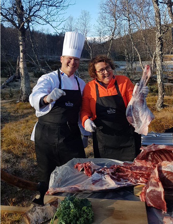 Landbruks- og matminister Olaug Bollestad med kokk Svein Jæger Hansen.