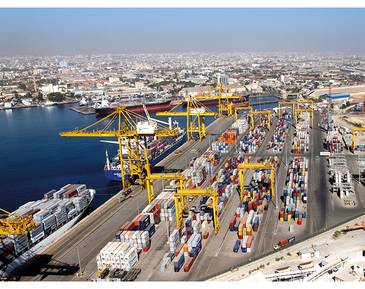 Figur 2.2 Senegal. Containerterminal i Dakar. 
