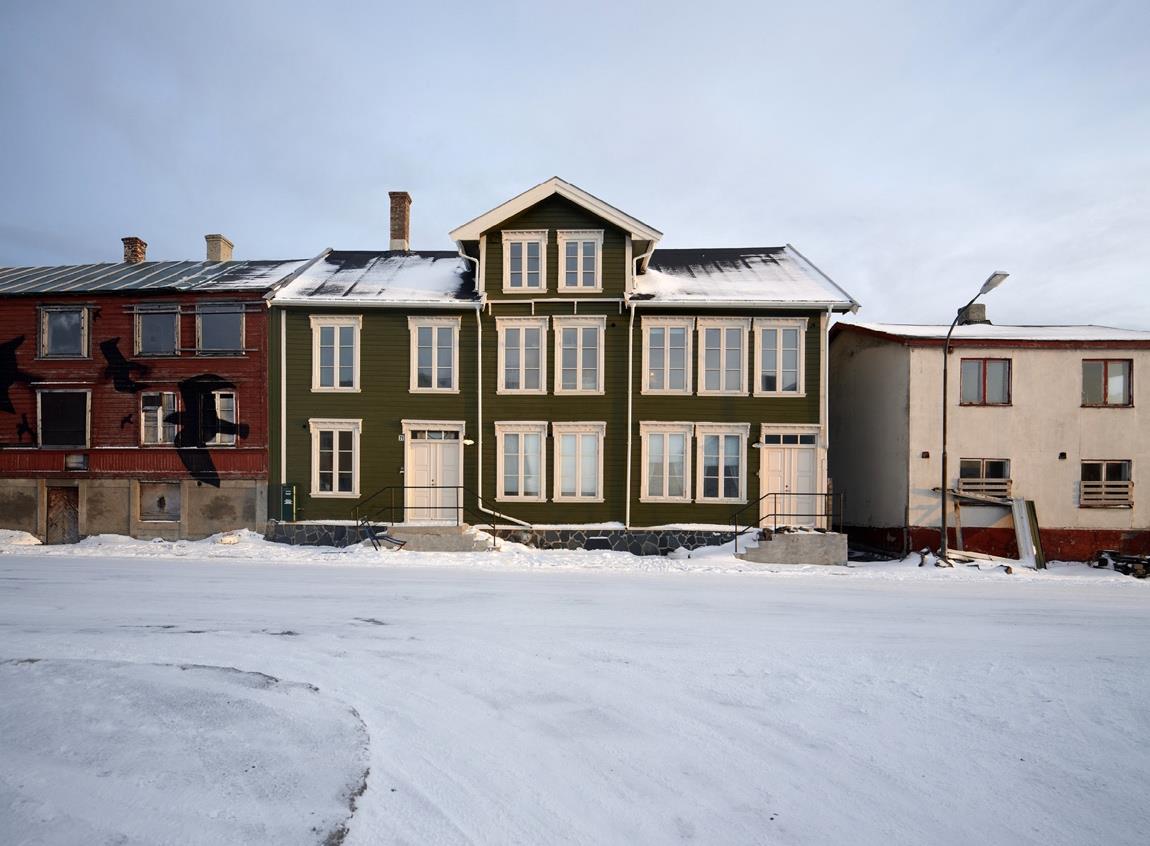 Et bilde som inneholder snø, utendørs, hus, bygning

Automatisk generert beskrivelse