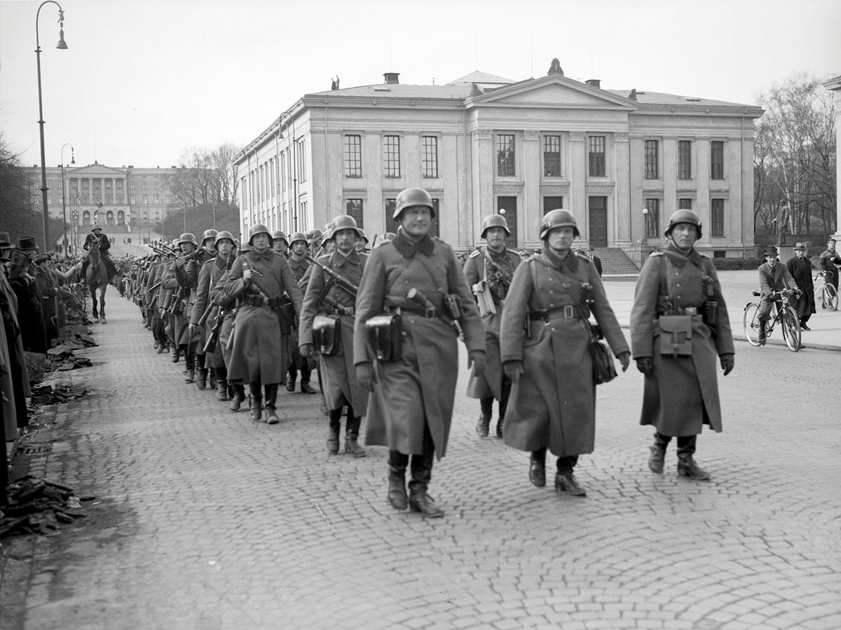 Tyske soldater okkuperer Oslo 9. april 1940