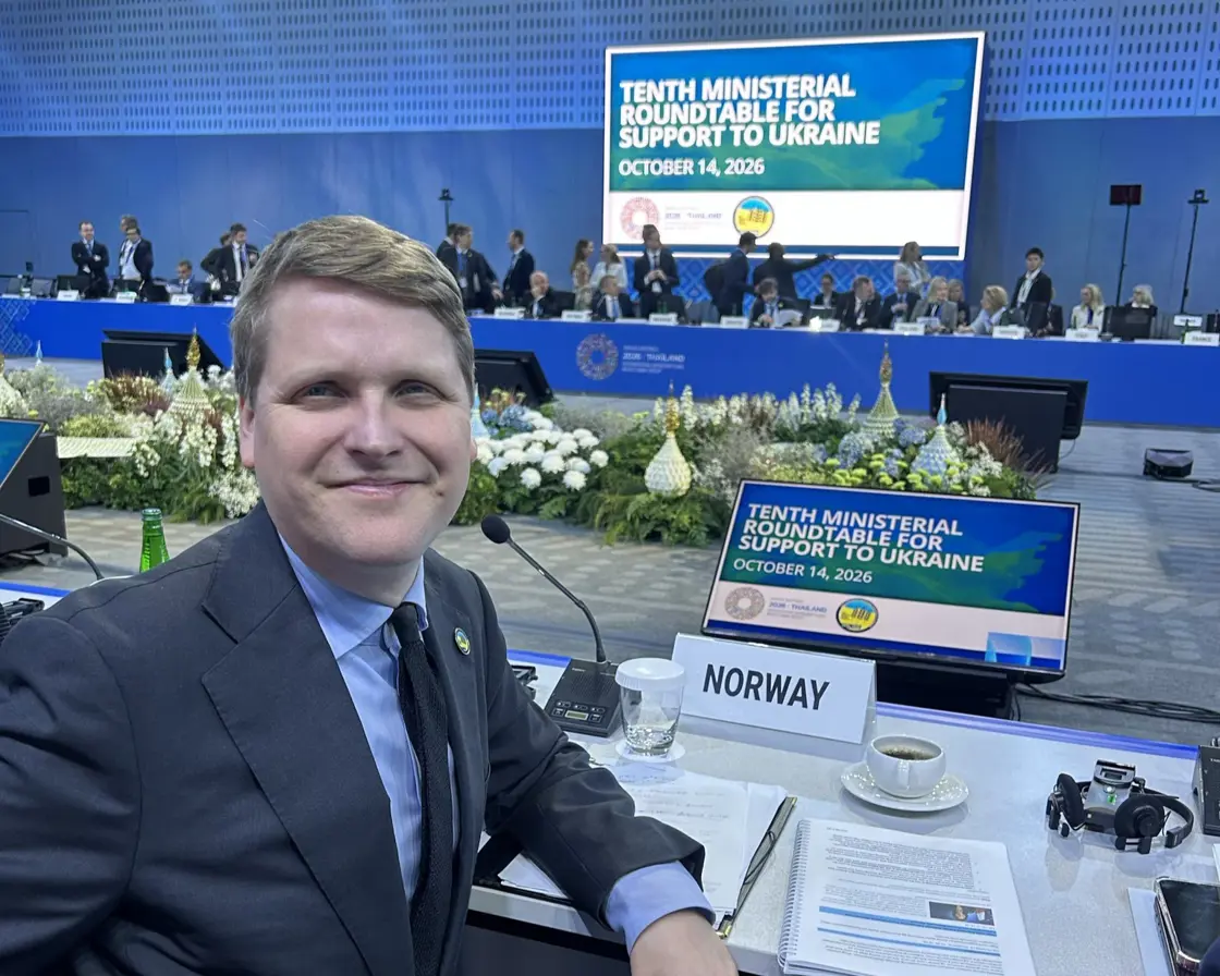 Minister for International Development Åsmund Aukrust during a roundtable discussion about support for Ukraine.