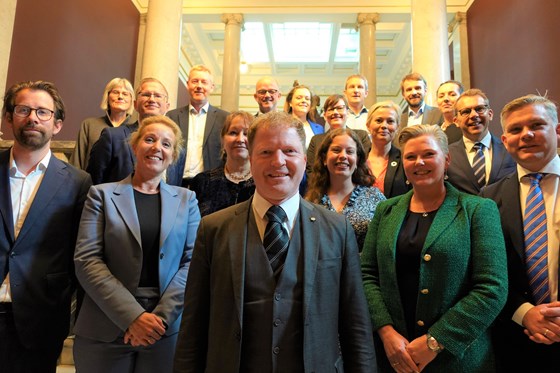 Statsråd Sigbjørn Gjelsvik(foran i midten) med resten av toppleiarforum