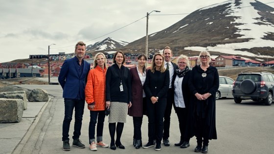 Magne Furuholmen, Anne Kristine Dolven, Deputy Governor of Svalbard Berit Sagfossen, Katya García-Antón, Minister of Culture Linda Hofstad Helleland, Jérémie Michael McGowan, Kristin Furu Grøtting and Thora Hultgren.
