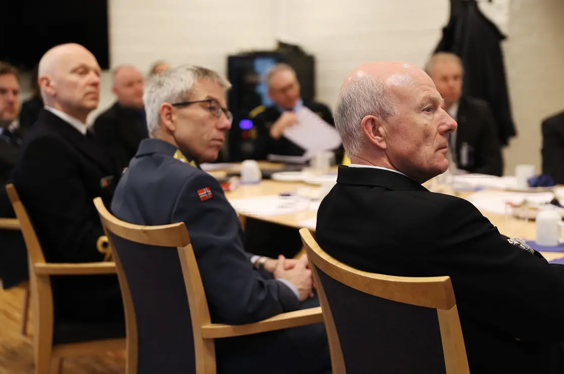 Denne uken møtte representanter fra industri, politi, sivile etater og samfunn til orientering og diskusjon om landmaktsutredningen.