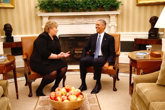Erna Solberg og Barack Obama i Det ovale kontor i Det hvite hus.