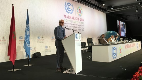 Klima- og miljøminister Vidar Helgesen holder tale under klimaforhandlingene i Marrakech