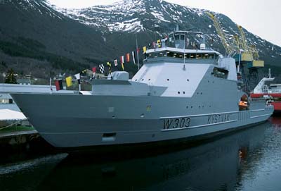 Figure 3.6 KV Svalbard, seen here at the quayside in Molde, is the Coastguard’s
 newest and most modern vessel. It is to be put into service in the northern
 areas, i.e. in the Barents Sea and areas around Svalbard.