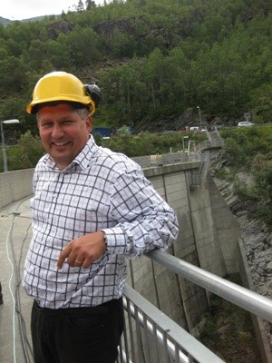 Olje- og energiministeren besøkte Zakariasdammen i Tafjord. Foto: UC/OED