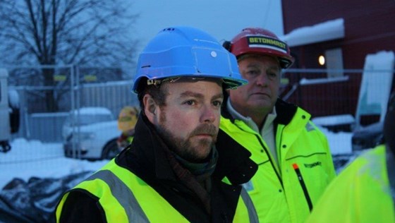 Kunnskapsminister Torbjørn Røe Isaksen og lærlingeansvarlig Morten Nordengen i Betonmast.