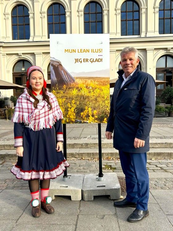 Sámi politihkkár ja ministtar čužžot govvemii olggobealde Oarje-Ruovdemáđiija hálla