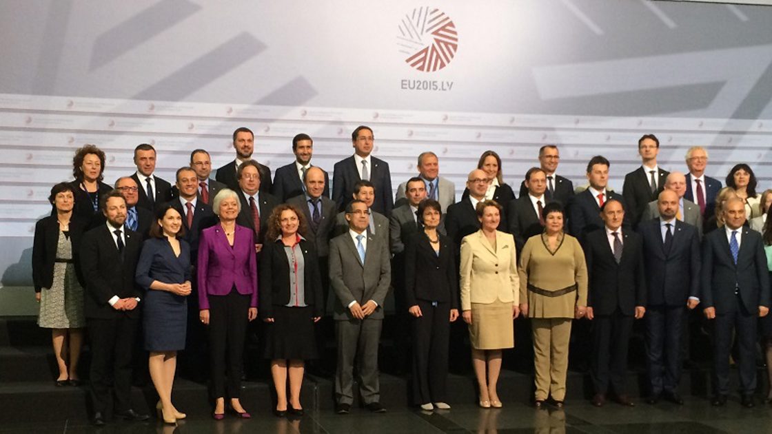 Kunnskapsminister Torbjørn Røe Isaksen sammen med EUs utdanningsministre.