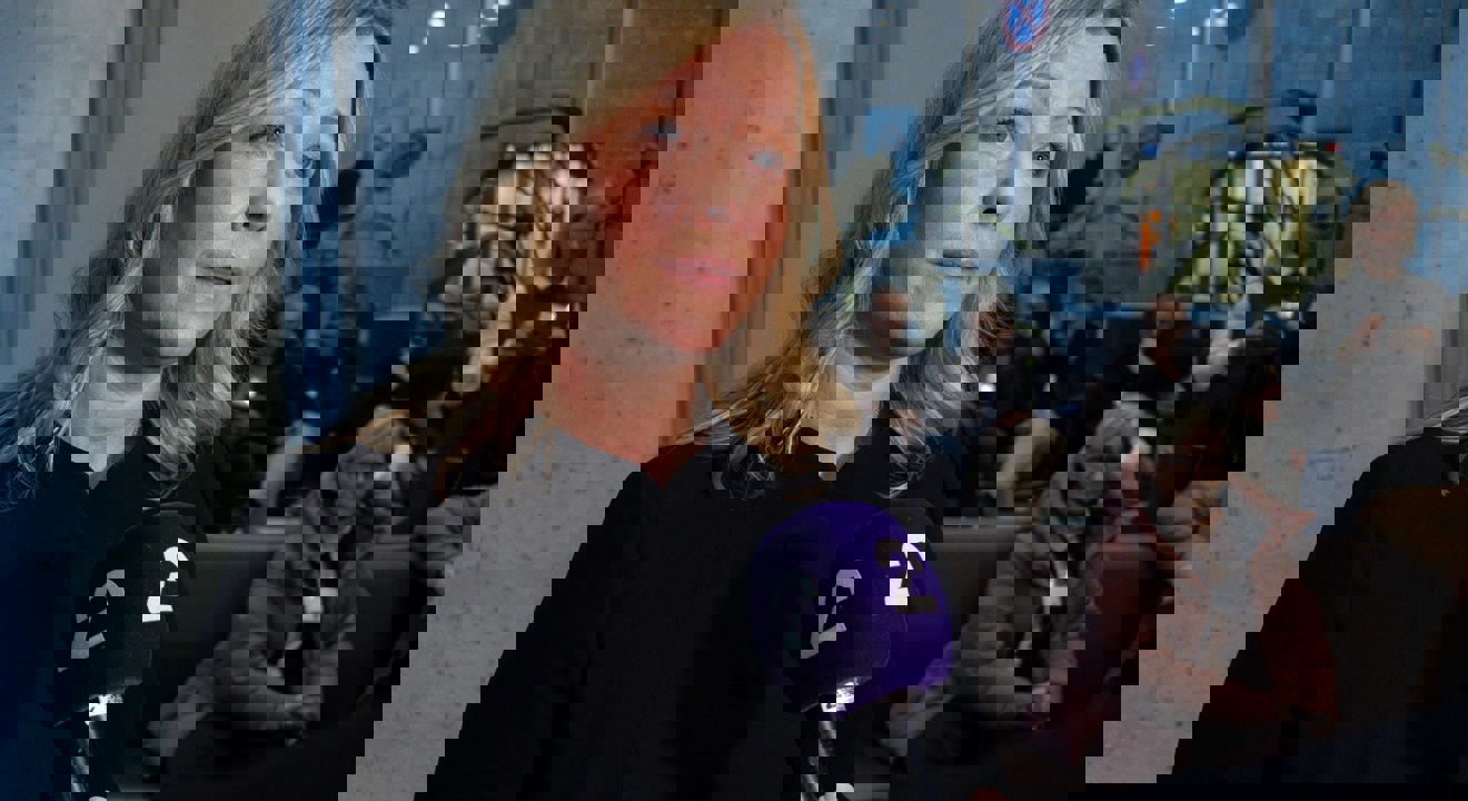 Statsråd Kjersti Stenseng som blir intervjuet av TV2 etter å ha holdt pressekonferanse om aktivitetsplikt og kutt i ytelser for å få flere flyktninger i arbeid