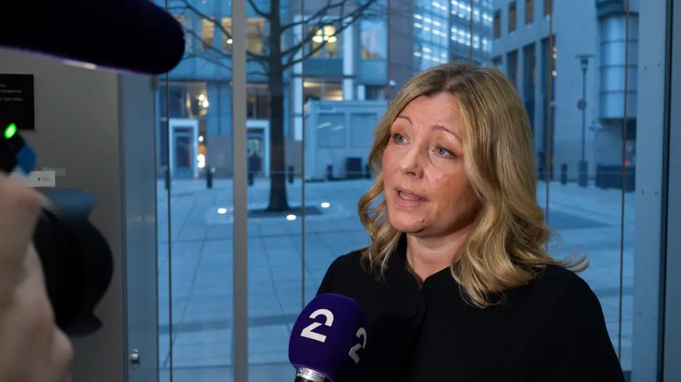 Statsråd Kjersti Stenseng som blir intervjuet av TV2 etter å ha holdt pressekonferanse om aktivitetsplikt og kutt i ytelser for å få flere flyktninger i arbeid