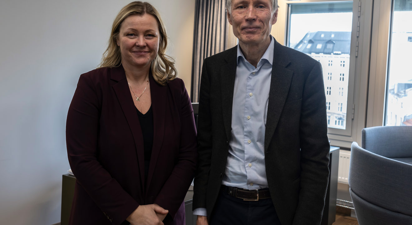 Arbeids- og inkluderingsminister Kjersti Stenseng saman med leiar av ekspertutvalet Frode Forfang