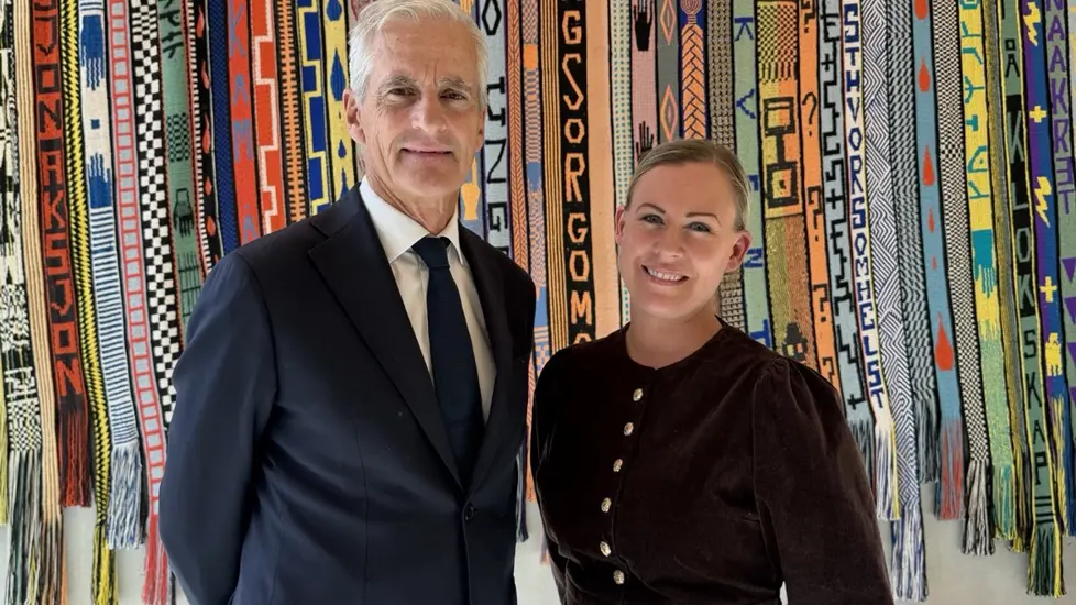 Bilde av statsminister Jonas Gahr Støre og barne- og familieminister Lene Vågslid