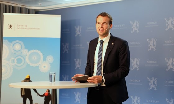 Kjell Ingolf Ropstad på pressekonferanse
