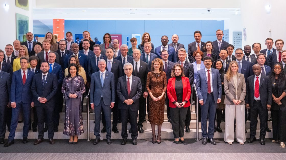 Energiminister Terje Aasland på IEAs energiministermøte