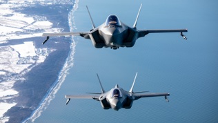 To kamply av typen F-35 over polsk luftrom