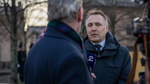 Bilde av forsvarsminister Tore O. Sandvik