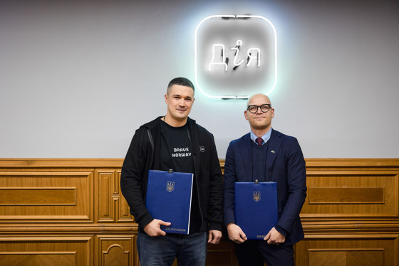 Flåm signerte avtalen med Ukrainas minister for digital transformasjon, Mykhailo Fedorov, i Kyiv tidligere i uken.
