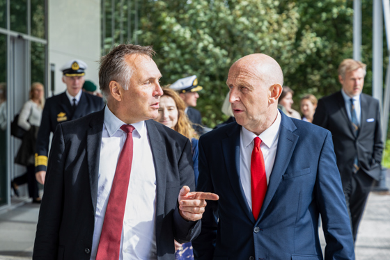 Forsvarsminister Tore O. Sandvik og den britiske forsvarsministeren John Healey